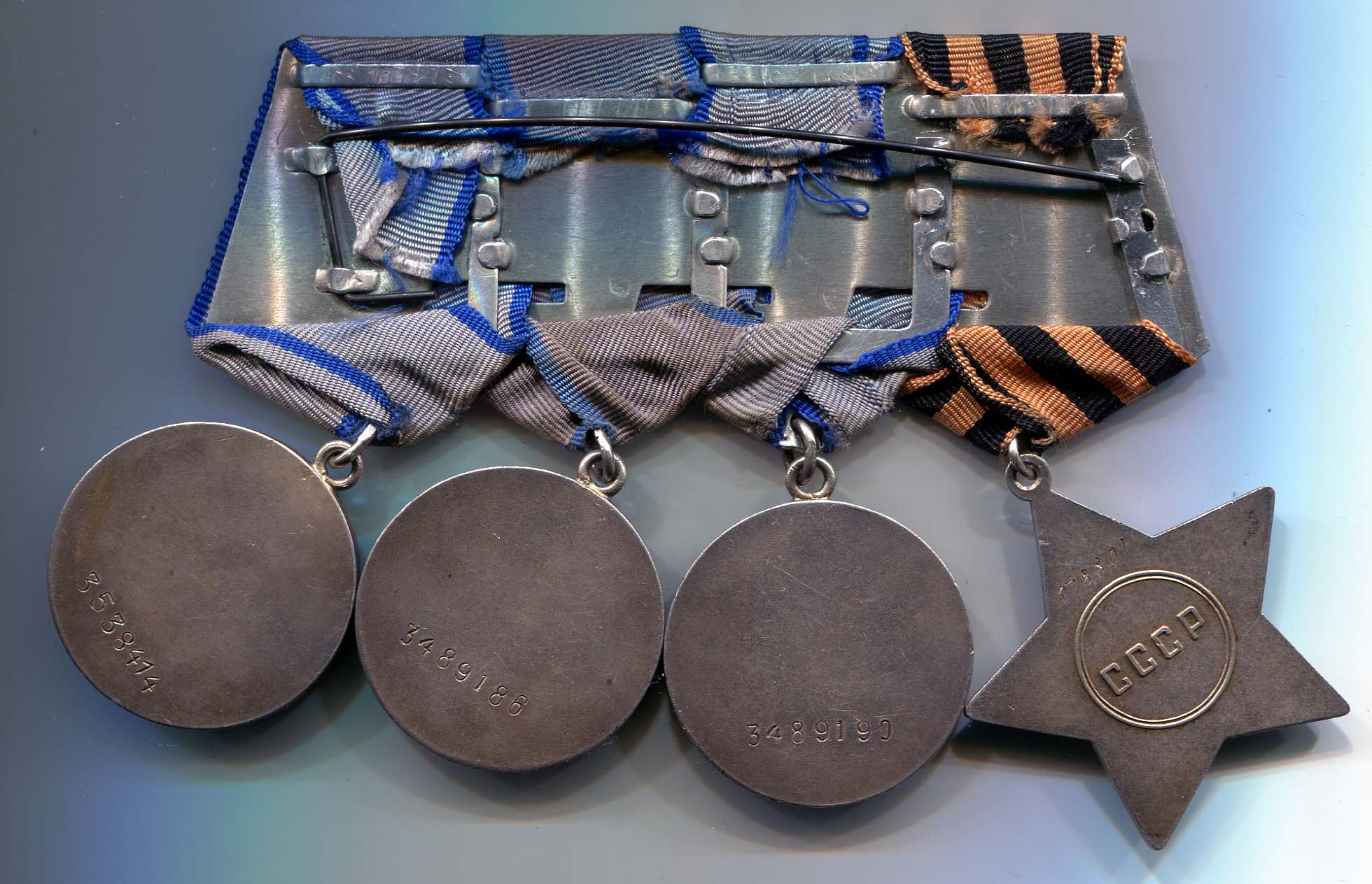 Фото военных наград. Медали военные. Нагрудные медали. Солдатская медаль. Боевые ордена и медали.